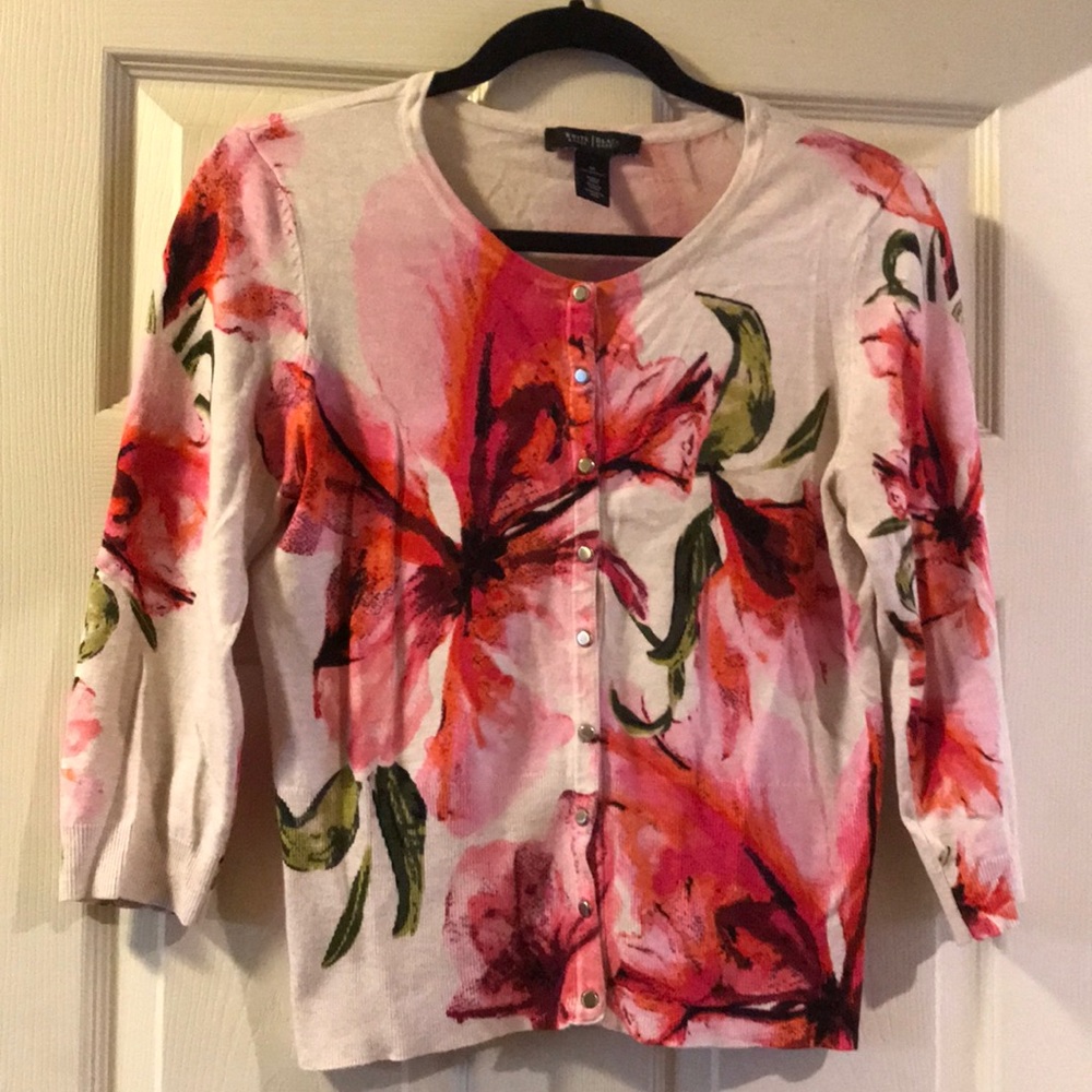 White house Black Market Floral Print Cardigan